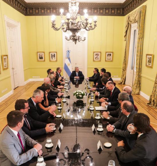 Fernández con petroleras