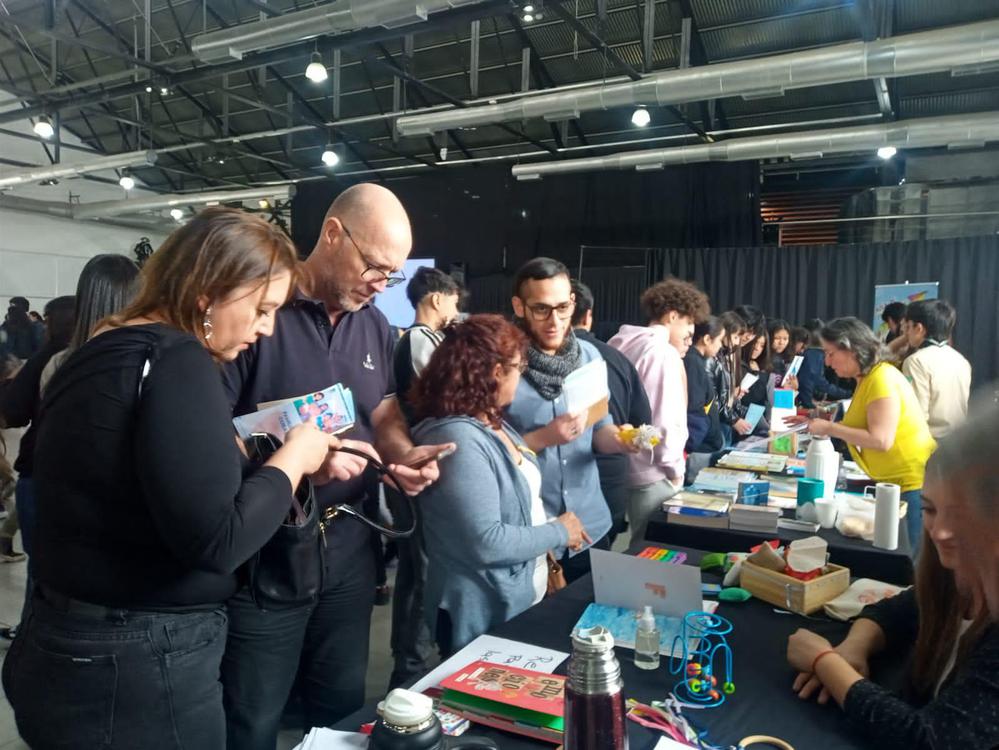 Destacada participación de jóvenes y adultos en la Feria Intersectorial de Salud Integral en Comodoro Rivadavia (2)