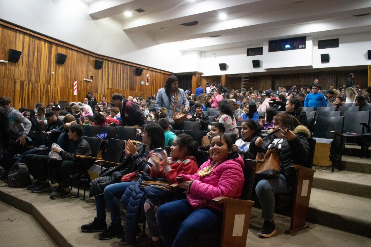 Proyección Cine Teatro Rawson