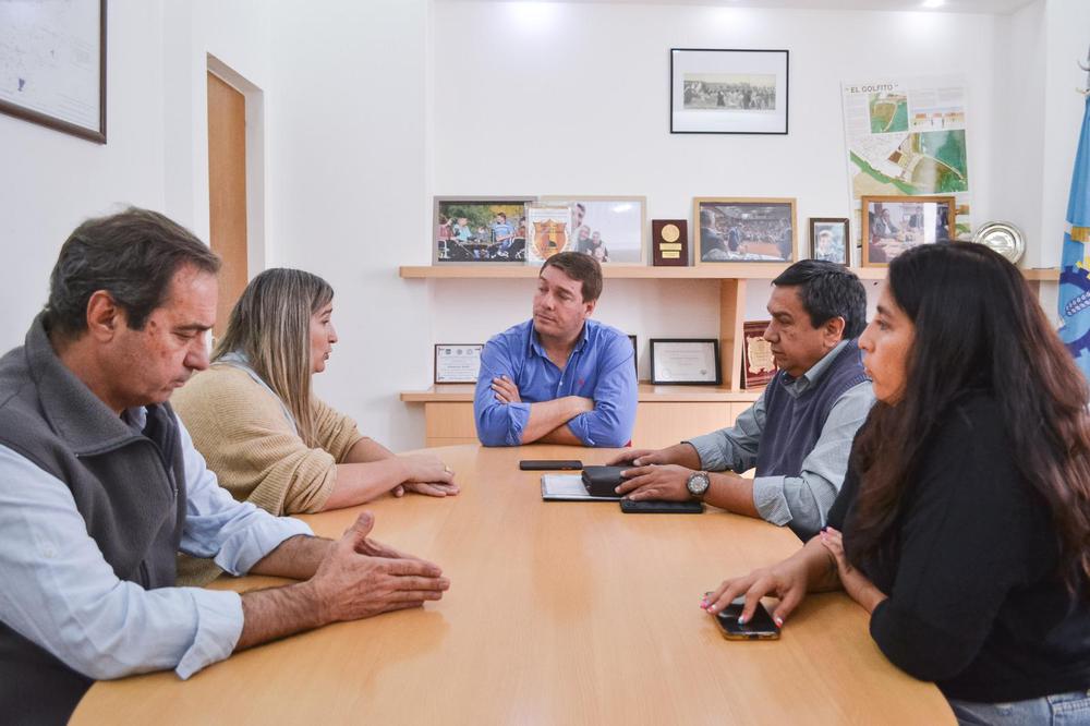 Representantes del SENASA, acompañados por Eduardo Varela, se reunieron con el intendente Biss