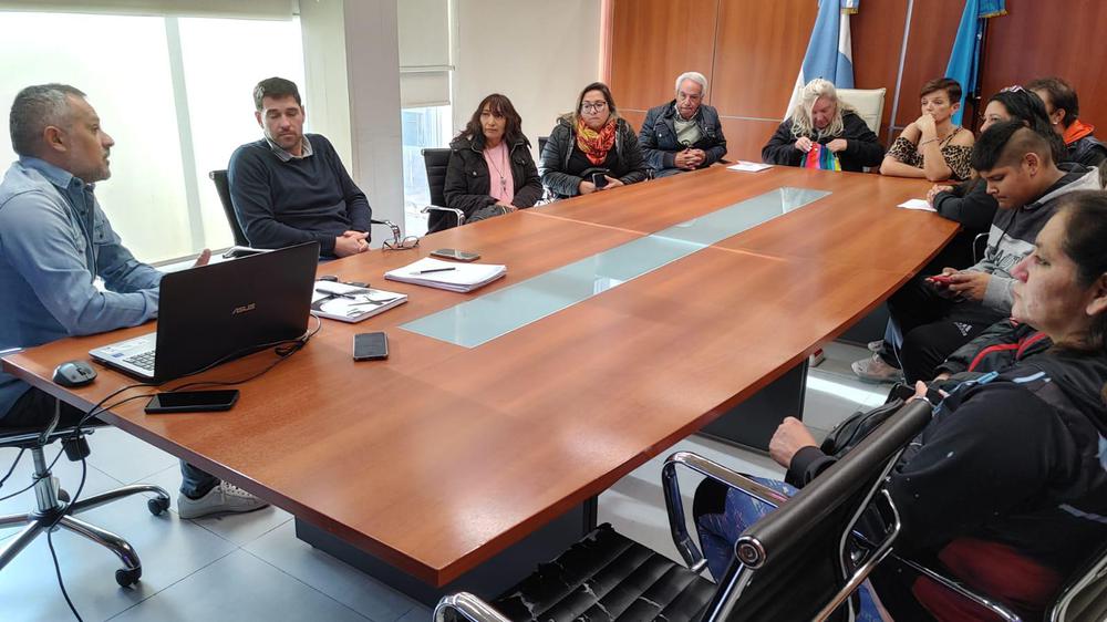 Rawson El Instituto Provincial de la Vivienda y Desarrollo Urbano brindó una charla técnica sobre el sistema de construcción ‘steel framing’ (1)