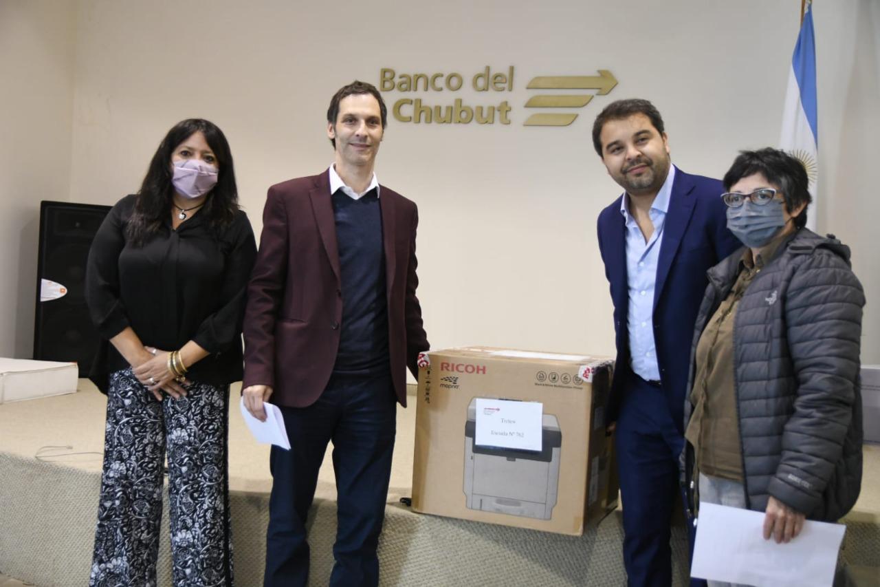 Equipamiento tecnológico a escuelas del Valle (1)