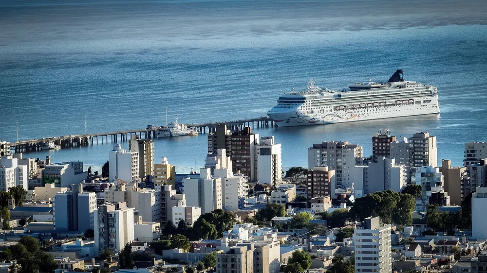 2025-02-19 Norwegian Star 004