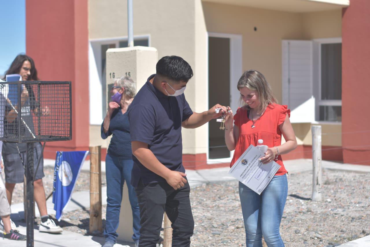 Entrega viviendas SUTIAGA (1)