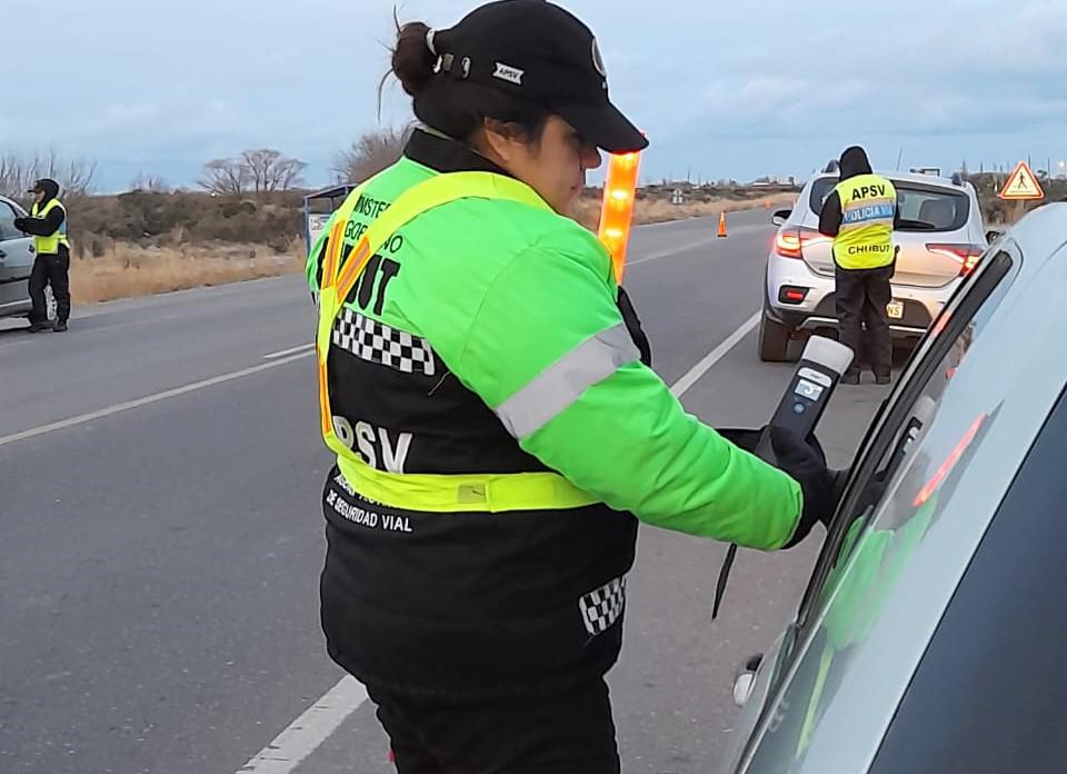 La APSV retiró de la vía pública a 41 conductores alcoholizados en más de 8 mil vehículos controlados durante el fin de semana en Chubut (3)