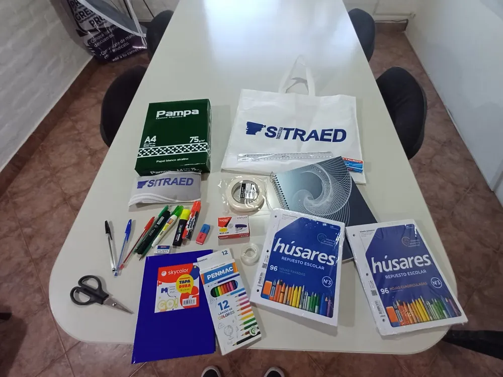Kits escolares (3)