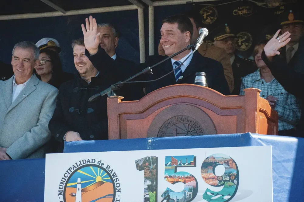 El intendente Biss encabezó el acto protocolar por el 159° Aniversario de Rawson (1)