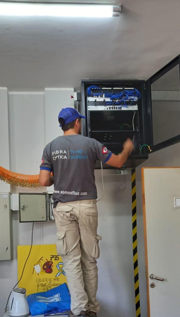 Educación trabaja en la conectividad de las escuelas  (1)