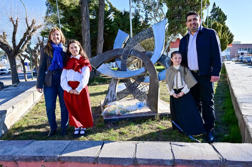 Biss encabezó el acto por el 159º Aniversario de la Gesta Galesa (4)
