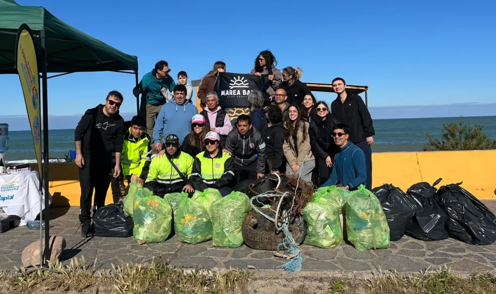 JORNADA DE LIMPIEZA EN PLAYA UNION