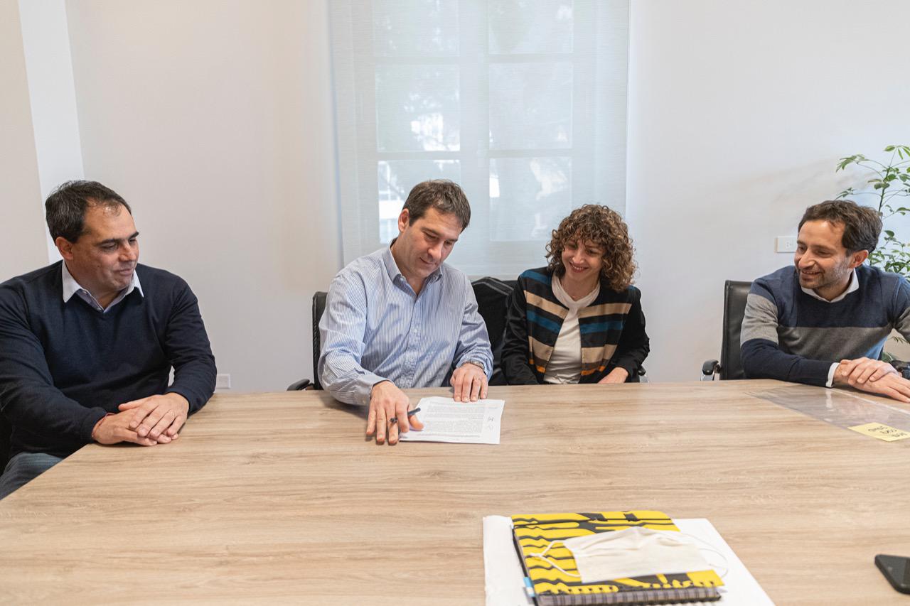 Firma con ANSES (2)