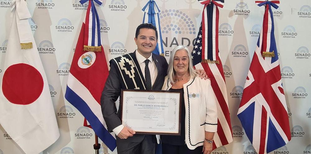 reconocimiento a Borboroglu