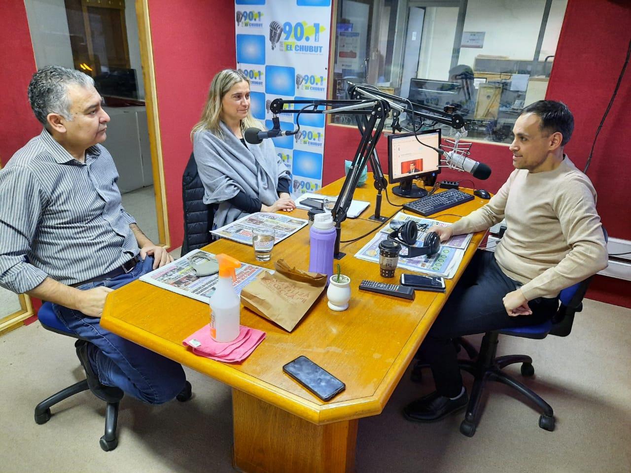 Pagliaroni con Baskovc en FM El Chubut (1)