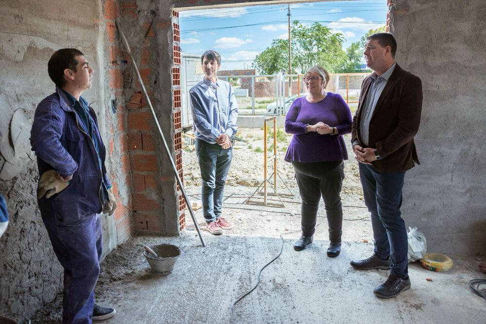 Biss y Monasterolo recorrieron la obra de ampliación del CAPS del Área 12 (1)