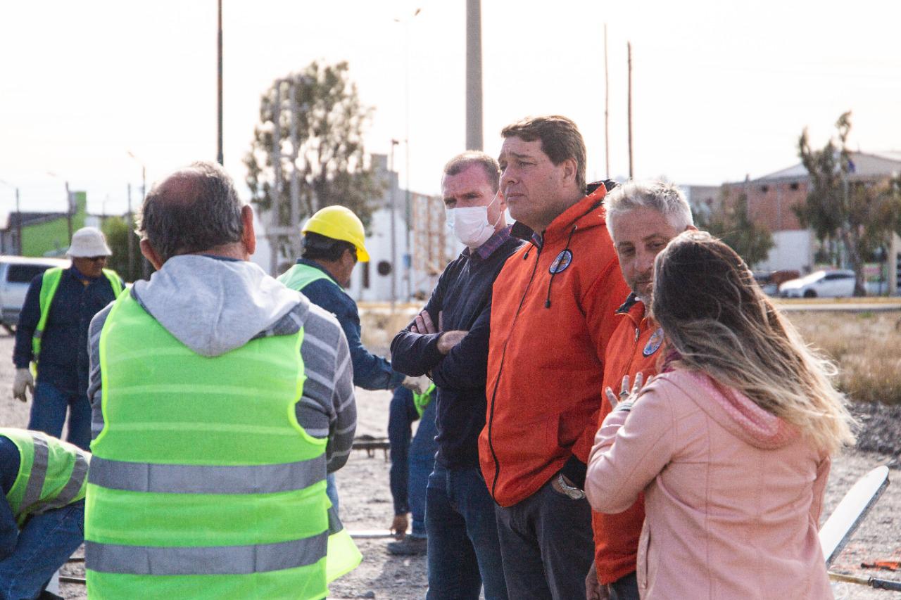 Biss junto al área de Obras Públicas obra de pavimentación escuela 190