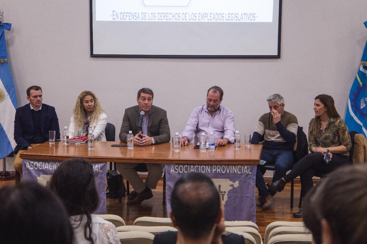 Biss junto a Sierra y funcionarios municipales