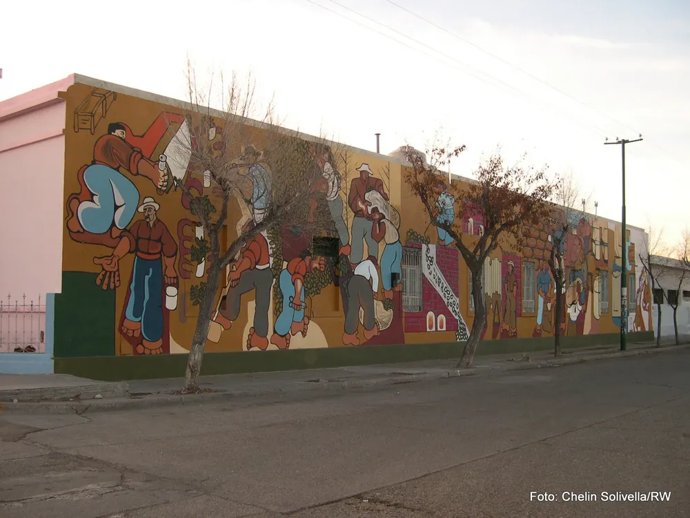 MURAL YERBA MATE RESTAURADO- FOTO SOLIVELLA