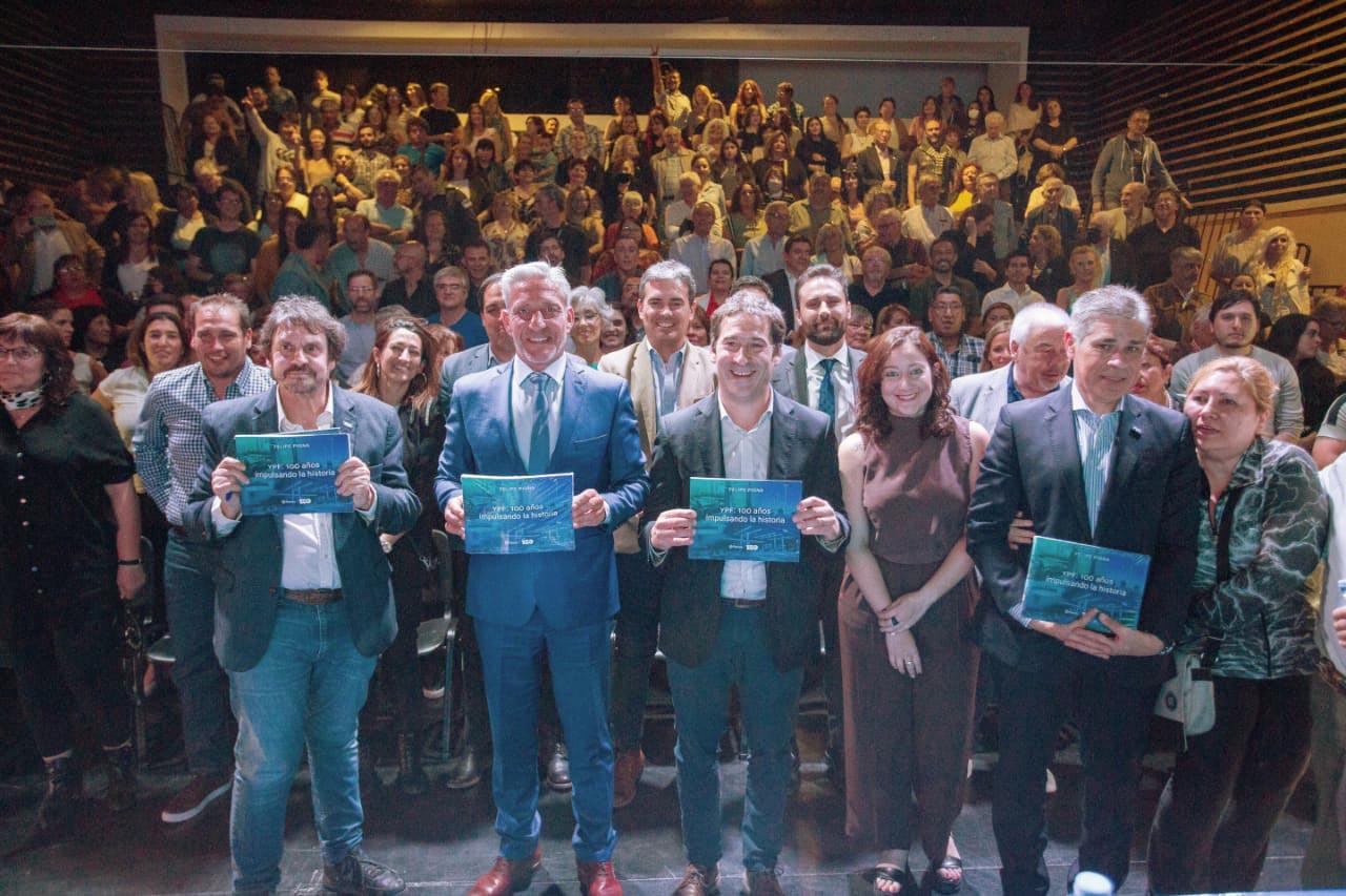 Arcioni en Lanzamiento del libro YPF 100 años impulsando la historia (2)