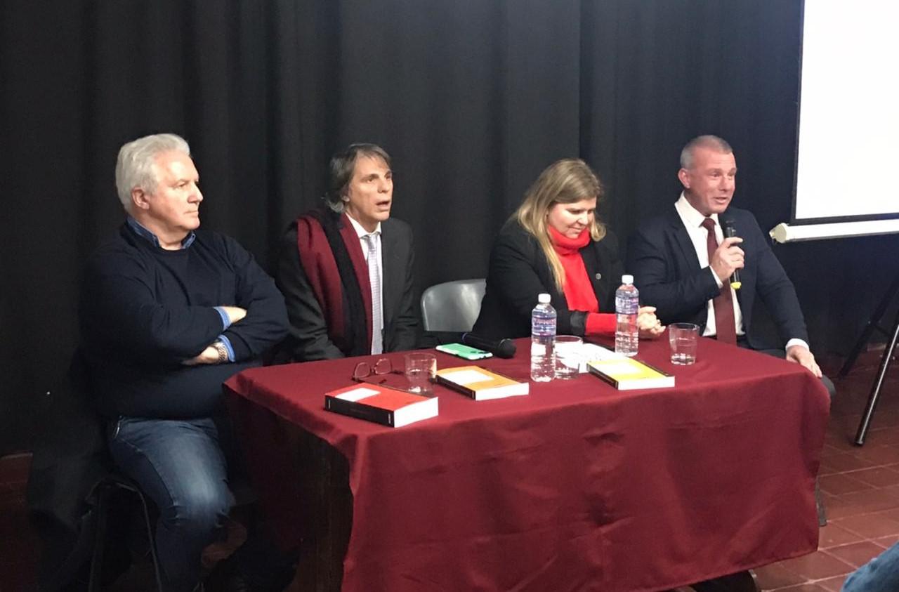 Charla juicio por jurados en Gaiman (3)