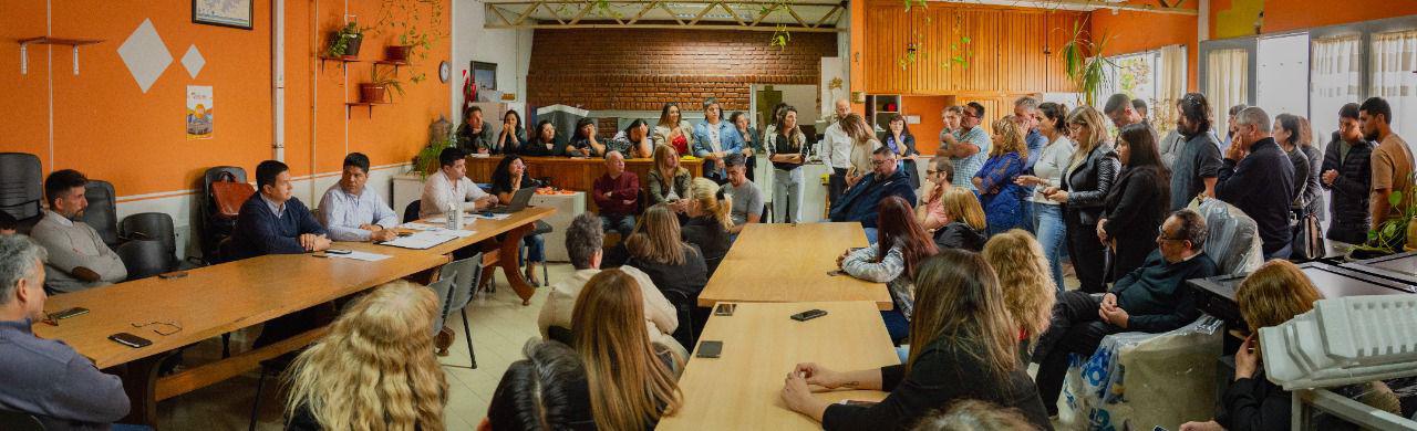 El Gobierno del Chubut firmó un nuevo acuerdo salarial con trabajadores del Instituto de Asistencia Social (2)