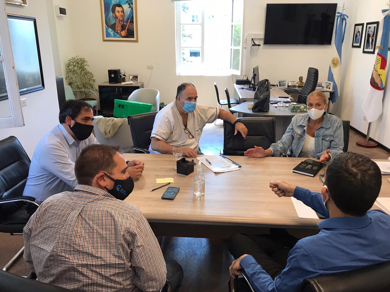 reunión con directivos de Hospital Regional
