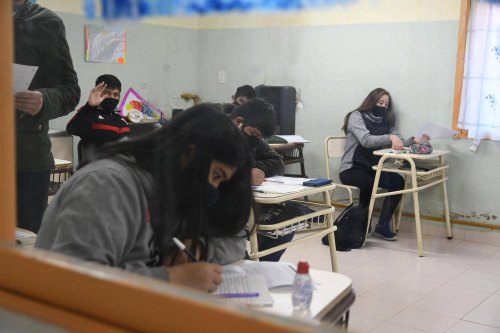 estudiantes escuela 63 Chacay Oeste