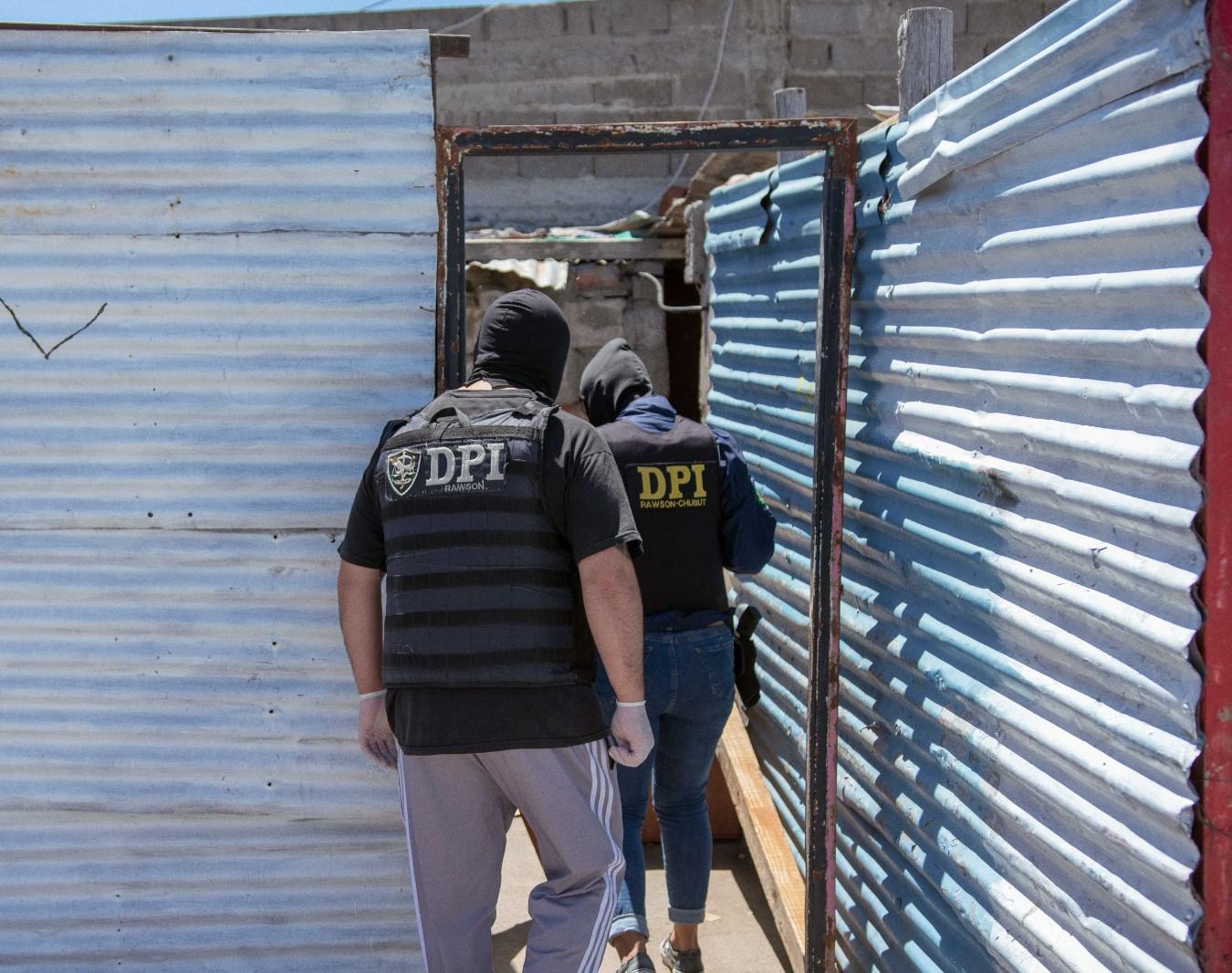 Allanamientos positivos en el Puerto de Rawson (4)