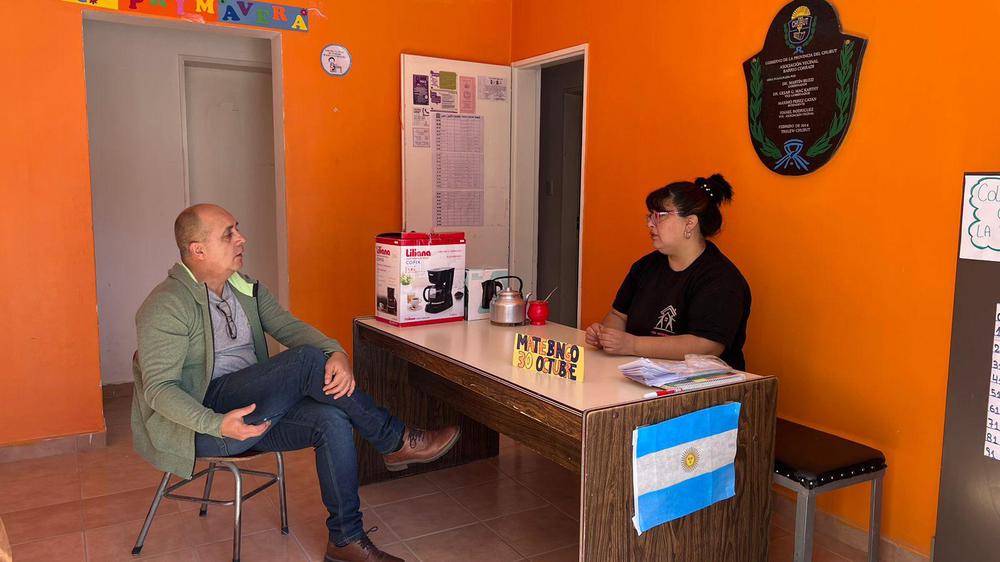 Cáceres en la Vecinal del barrio Corradi