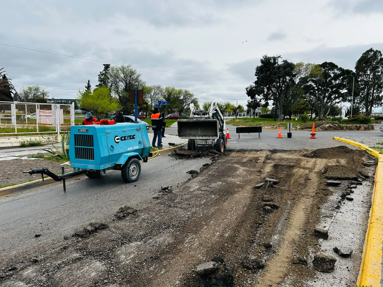 2-COMENZÓ LA REPARACIÓN DE LA AVENIDA ANTÁRTIDA ARGENTINA ENTRE GREGORIO MAYO Y 25 DE MAYO
