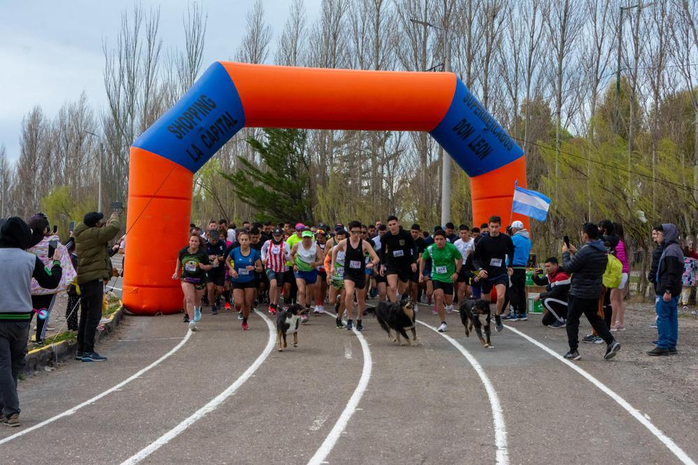 Primera Corrida Solidaria Policial ciudad de Rawson (1)