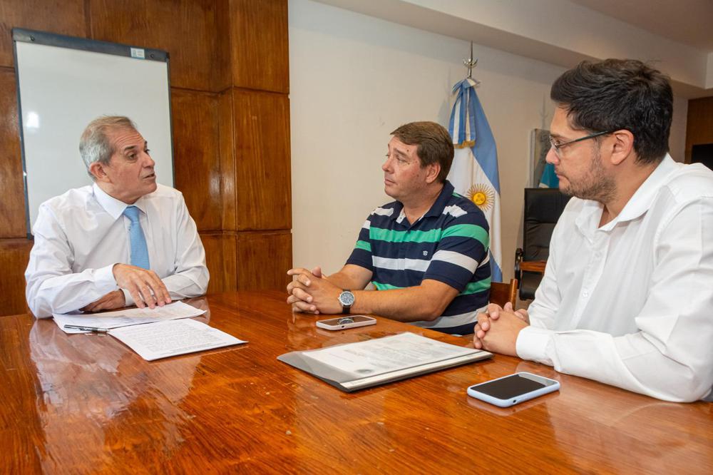 Biss y Punta firmaron convenio para el mantenimiento en escuelas de Rawson (1)