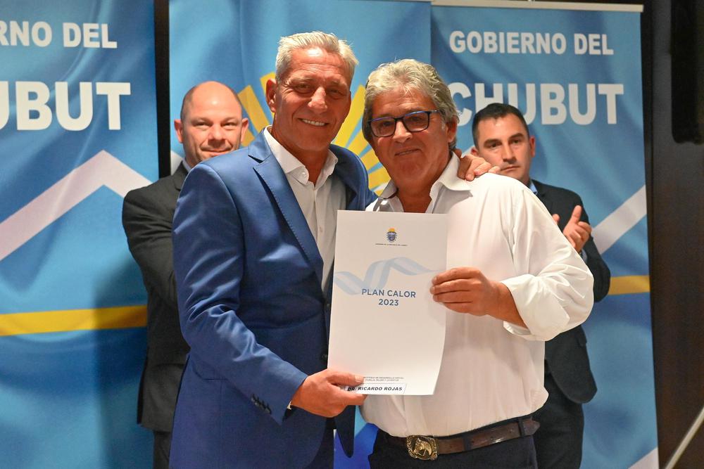 Arcioni puso en marcha el Plan Calor 2023 destinando 82 millones de pesos en toda la Provincia (5)