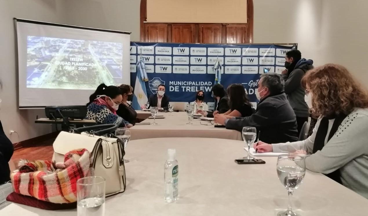 Reunión con secretario de Obras Públicas