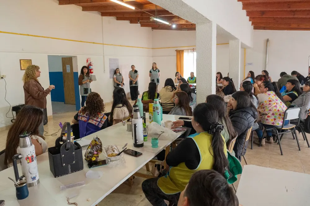 2-PERSONAL DE LOS JARDINES MUNICIPALES PARTICIPÓ DE UNA JORNADA SOBRE CUIDADOS DE LA INFANCIA