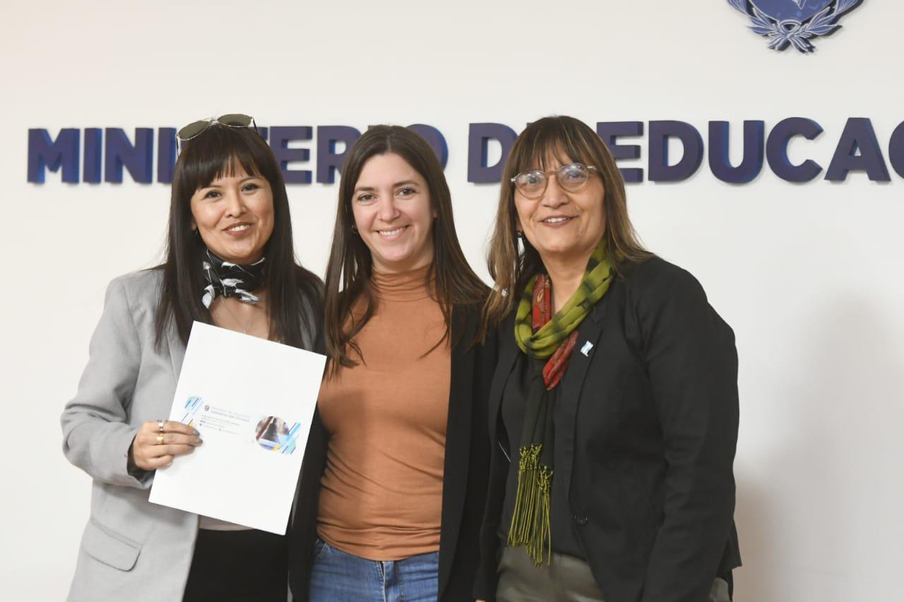 ENTREGA EDUCACIÓN (2)