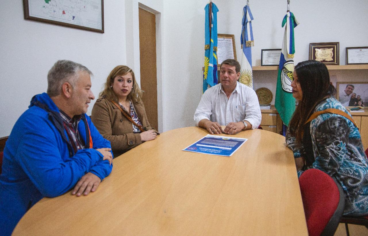 Biss junto al área de Discapacidad y Néstor Feu
