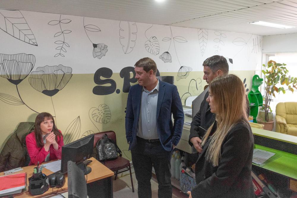 Biss y Papaiani recorrieron áreas municipales de protección y asistencia social (1)