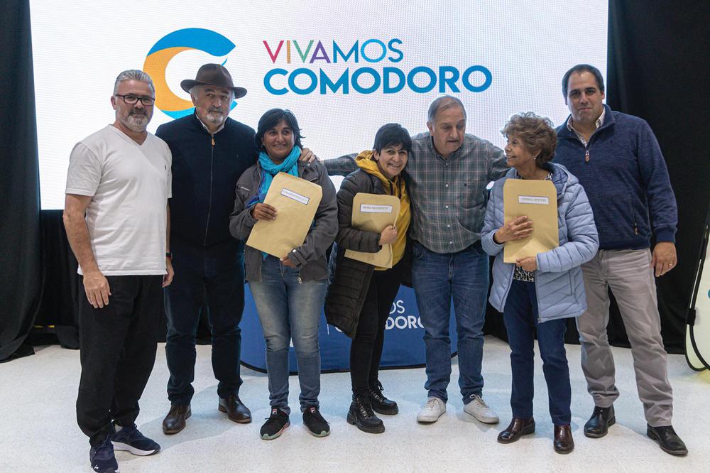 Funcionarios y vecinalistas