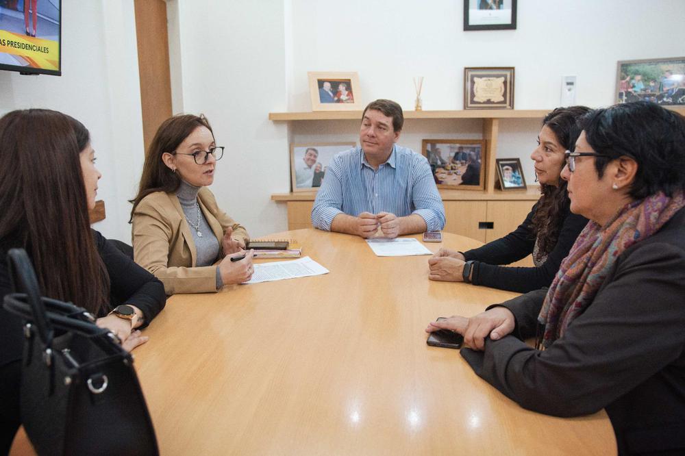 Biss firmó convenio con autoridades de PAMI Chubut para la implementación del programa Colonia Recreativa (2)