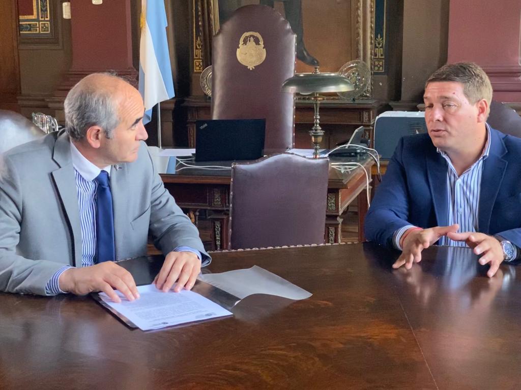 Firma de convenio con Martín López Armengol (1)