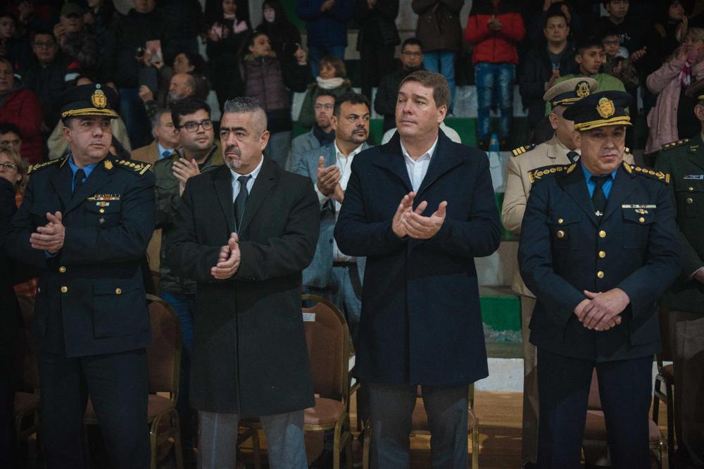 Biss participó del acto de la Jura de Lealtad al Pabellón Nacional de cadetes de la Policía de Chubut  (1)