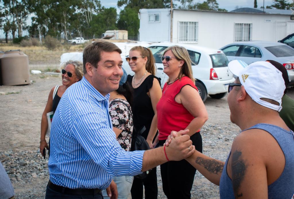 Biss recorrió los avances de obras del primer barrio municipal de Rawson (1)