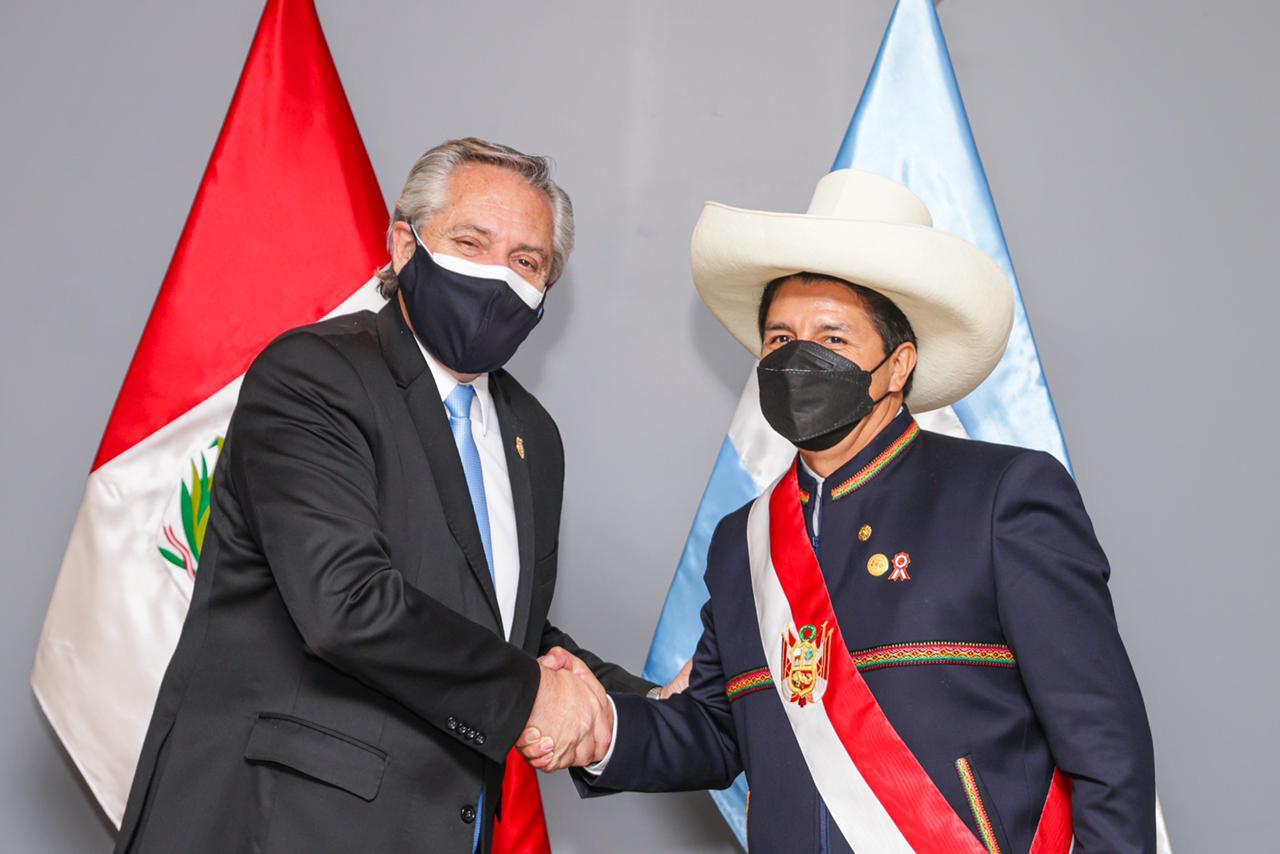 Fernández con Pedro Castillo