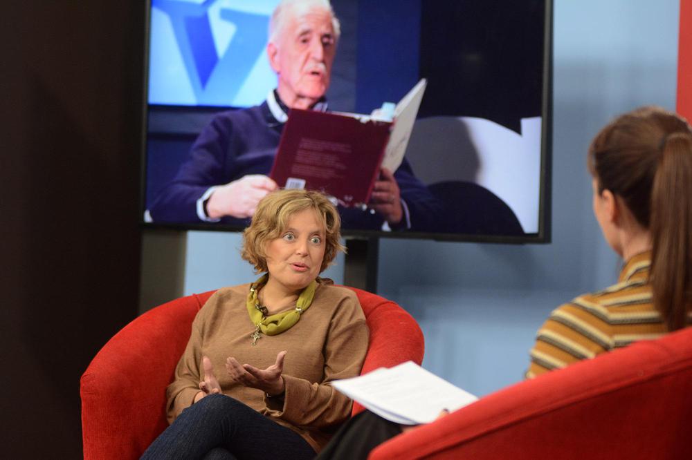 Laura longo en canal 7 002