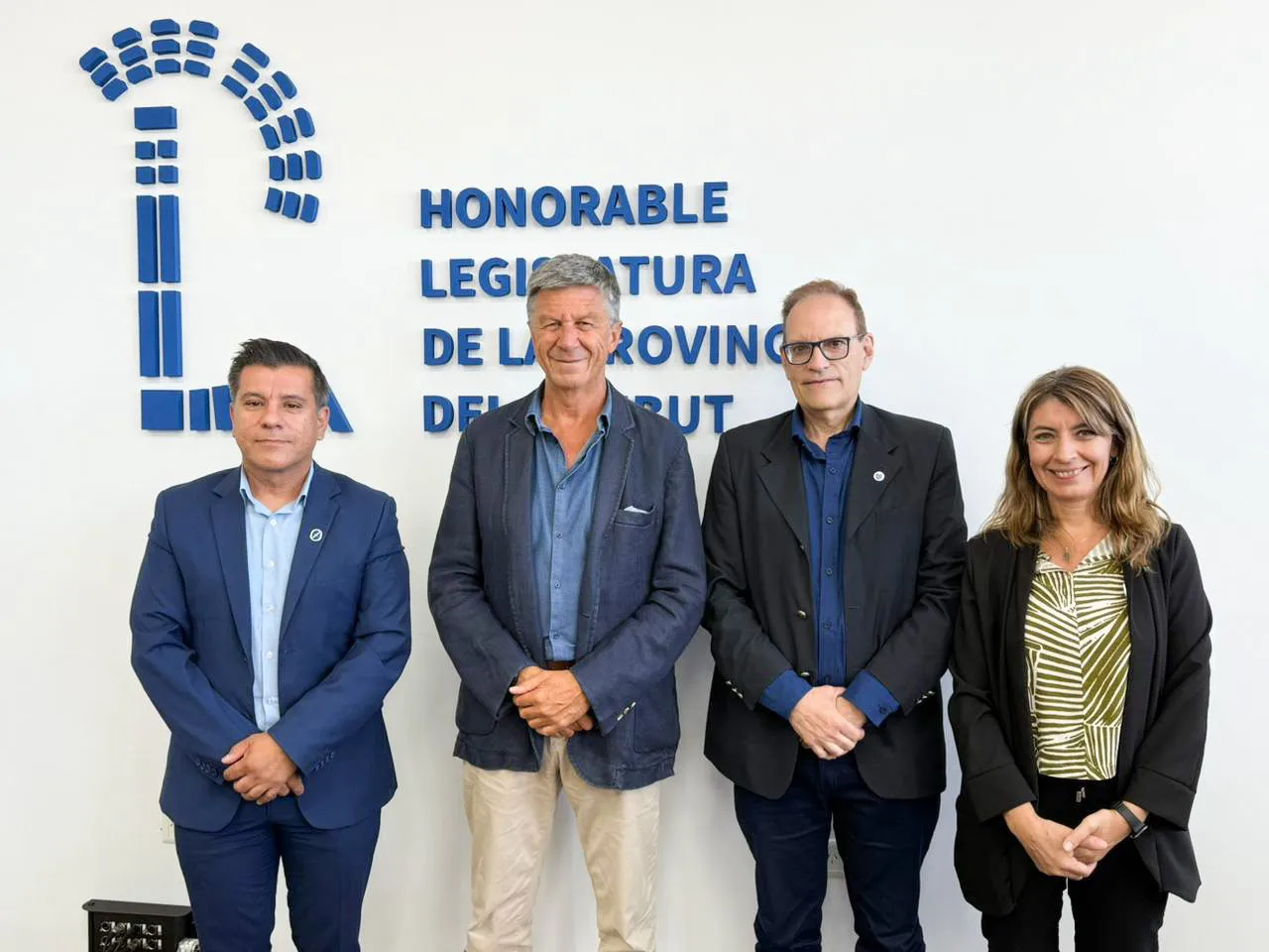 Menna y autoridades económicas