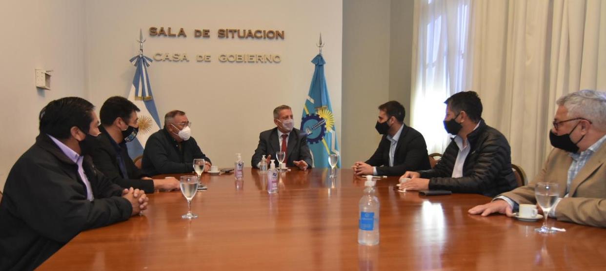 Arcioni. Fondos para productores por Plaga de Tucura (3)