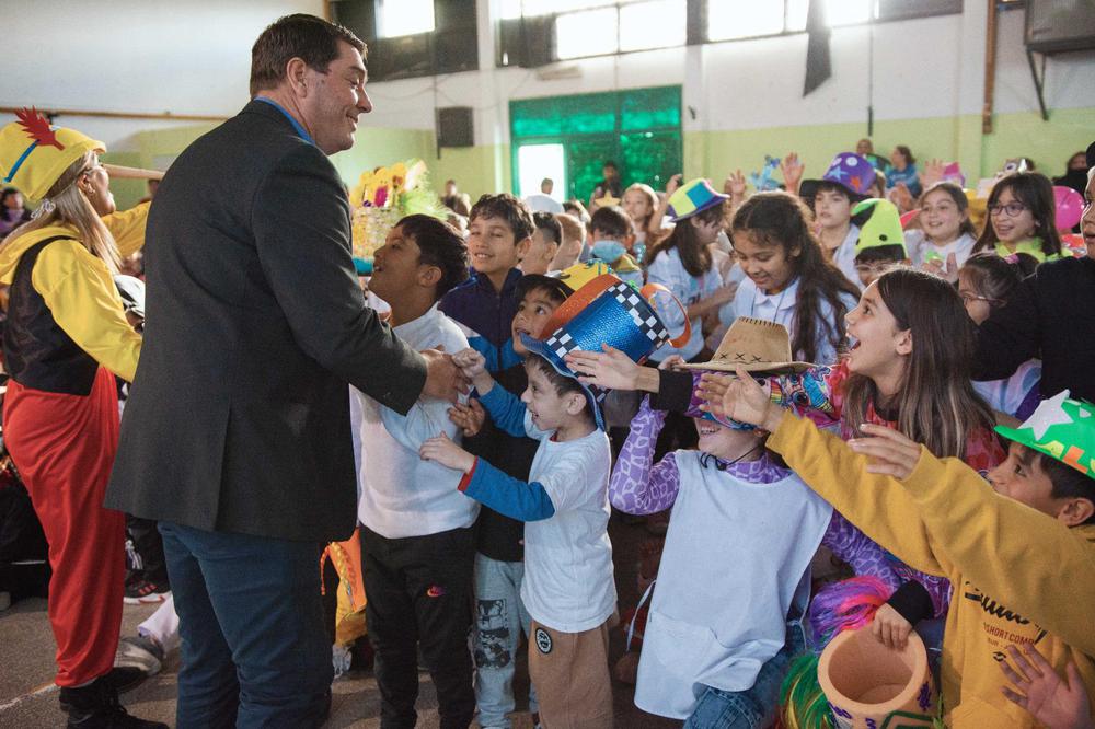 Biss participó del 30° aniversario de la Escuela N° 202 (1)