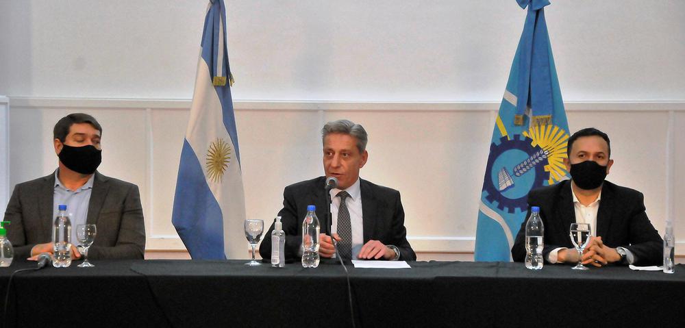 CONFERNCIA DE PRENSA (1)