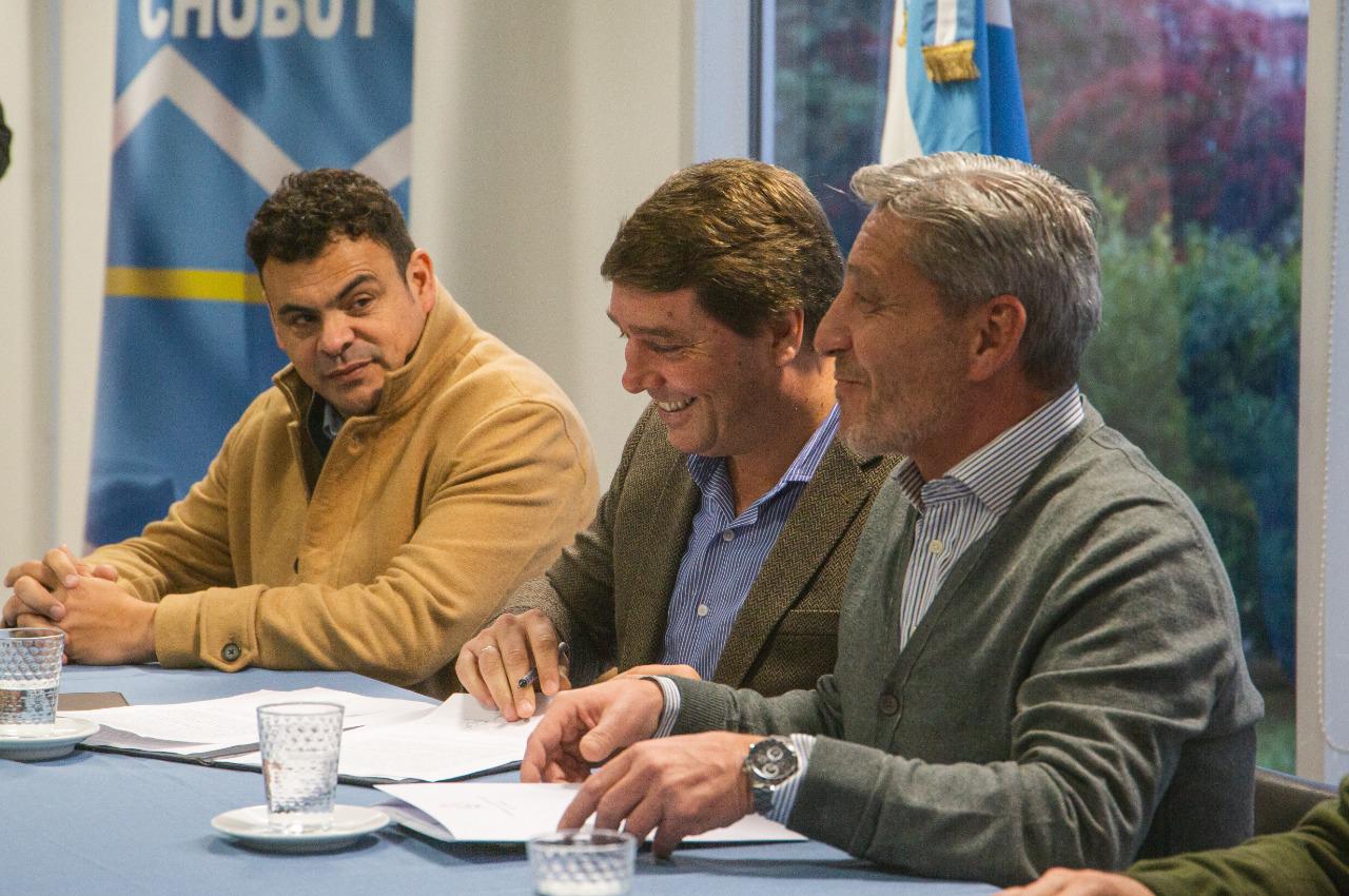 Firma de contrato Planta Potabilizadora