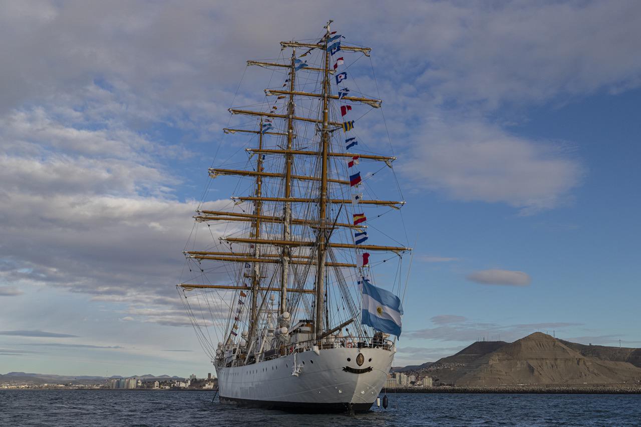 Fragata ARA Libertad en Comodoro
